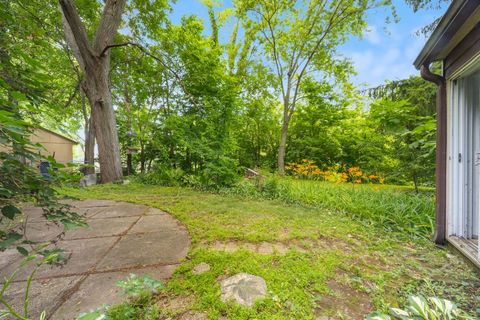 Tiny photo for 614 Riverside Drive, Libertyville, IL 60048 (MLS # 12432242)