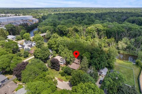 Tiny photo for 614 Riverside Drive, Libertyville, IL 60048 (MLS # 12432242)