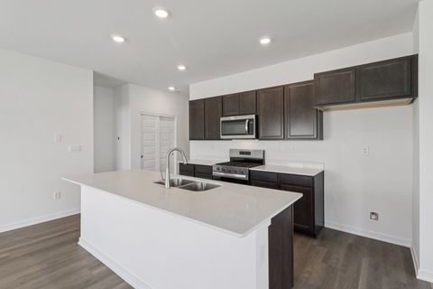 Tiny photo for 1055 Williamsburg Street, Pingree Grove, IL 60140 (MLS # 12495068)