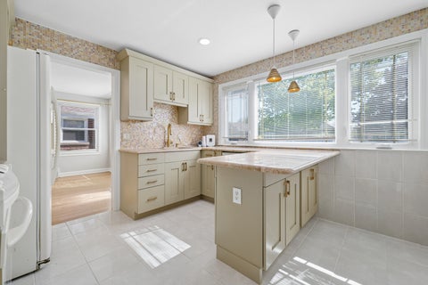Tiny photo for 204 Bohland Avenue, Bellwood, IL 60104 (MLS # 12749961)