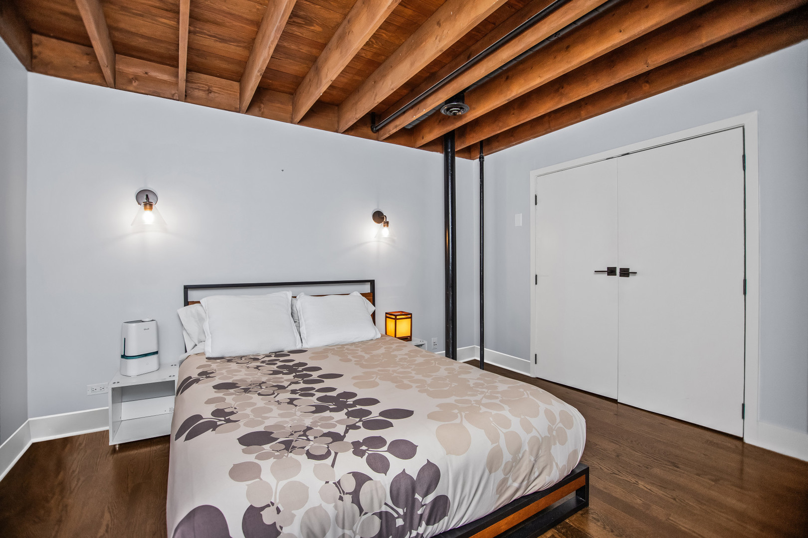 Chicago, Illinois 60607, United States, 2 Bedrooms Bedrooms, ,2 BathroomsBathrooms,Residential,Active,225728