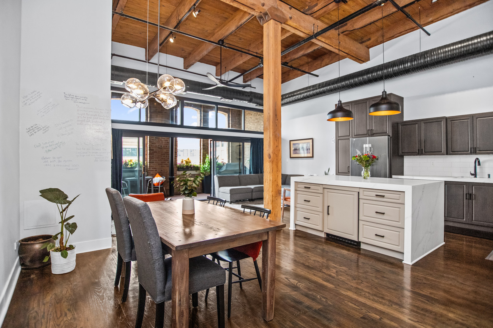 Chicago, Illinois 60607, United States, 2 Bedrooms Bedrooms, ,2 BathroomsBathrooms,Residential,Active,225728