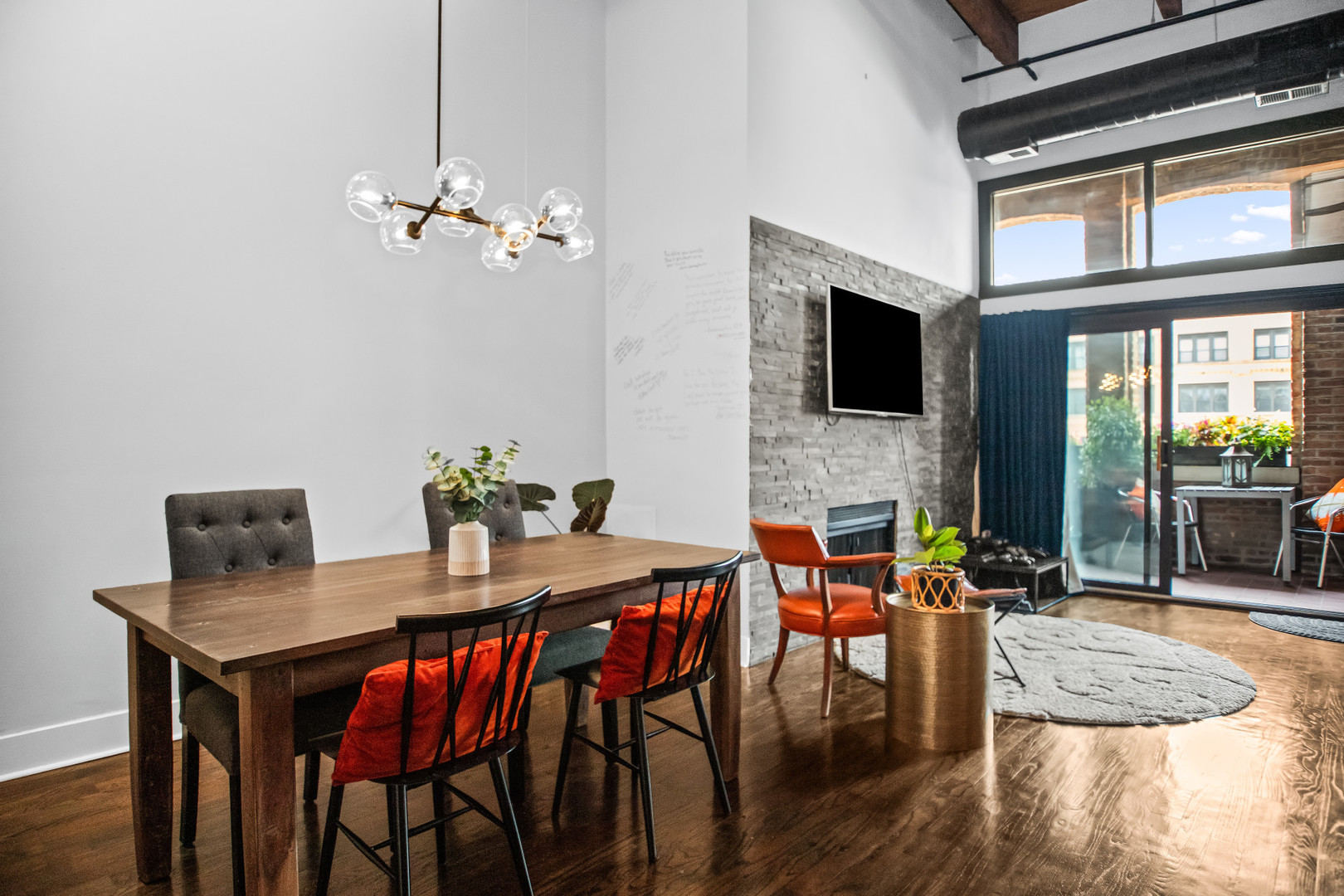 Chicago, Illinois 60607, United States, 2 Bedrooms Bedrooms, ,2 BathroomsBathrooms,Residential,Active,225728