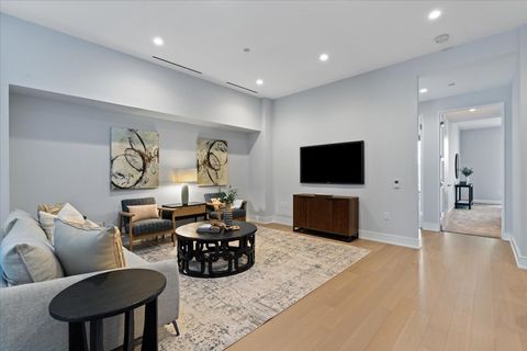 Tiny photo for 1550 N Clark Street #604, Chicago, IL 60610 (MLS # 12559191)