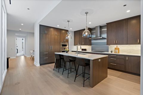 Tiny photo for 1550 N Clark Street #604, Chicago, IL 60610 (MLS # 12559191)