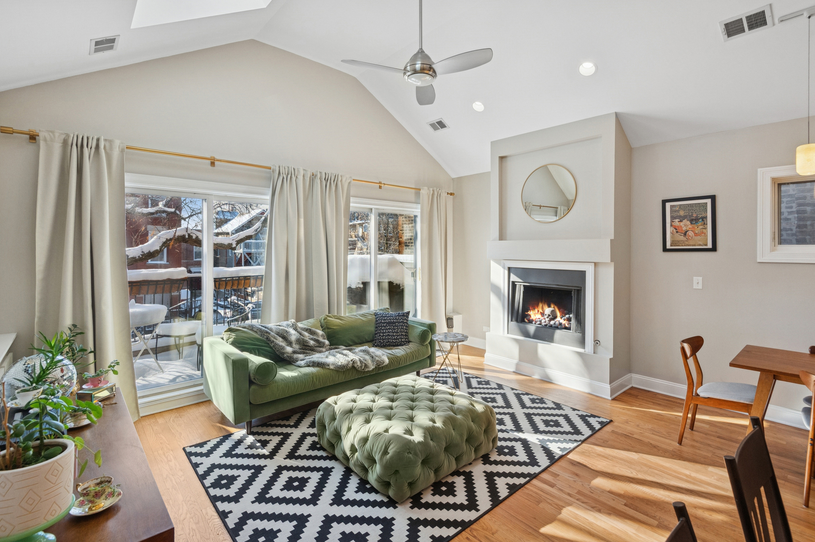 2734 W Potomac Avenue 2