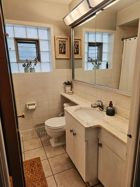 Tiny photo for 4153 Elm Avenue, Brookfield, IL 60513 (MLS # 12654475)