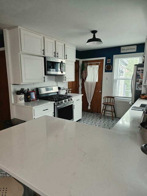 Tiny photo for 4153 Elm Avenue, Brookfield, IL 60513 (MLS # 12654475)