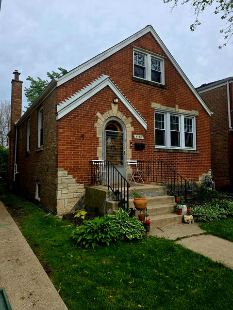Tiny photo for 4153 Elm Avenue, Brookfield, IL 60513 (MLS # 12654475)