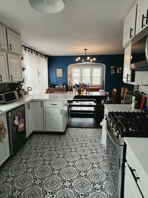 Tiny photo for 4153 Elm Avenue, Brookfield, IL 60513 (MLS # 12654475)