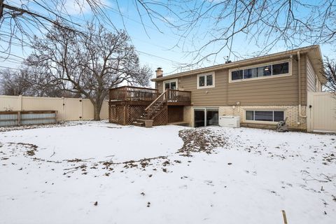 Tiny photo for 9330 Murray Court, Morton Grove, IL 60053 (MLS # 12565610)