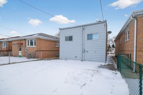 Tiny photo for 5718 W 63rd Place, Chicago, IL 60638 (MLS # 12592859)