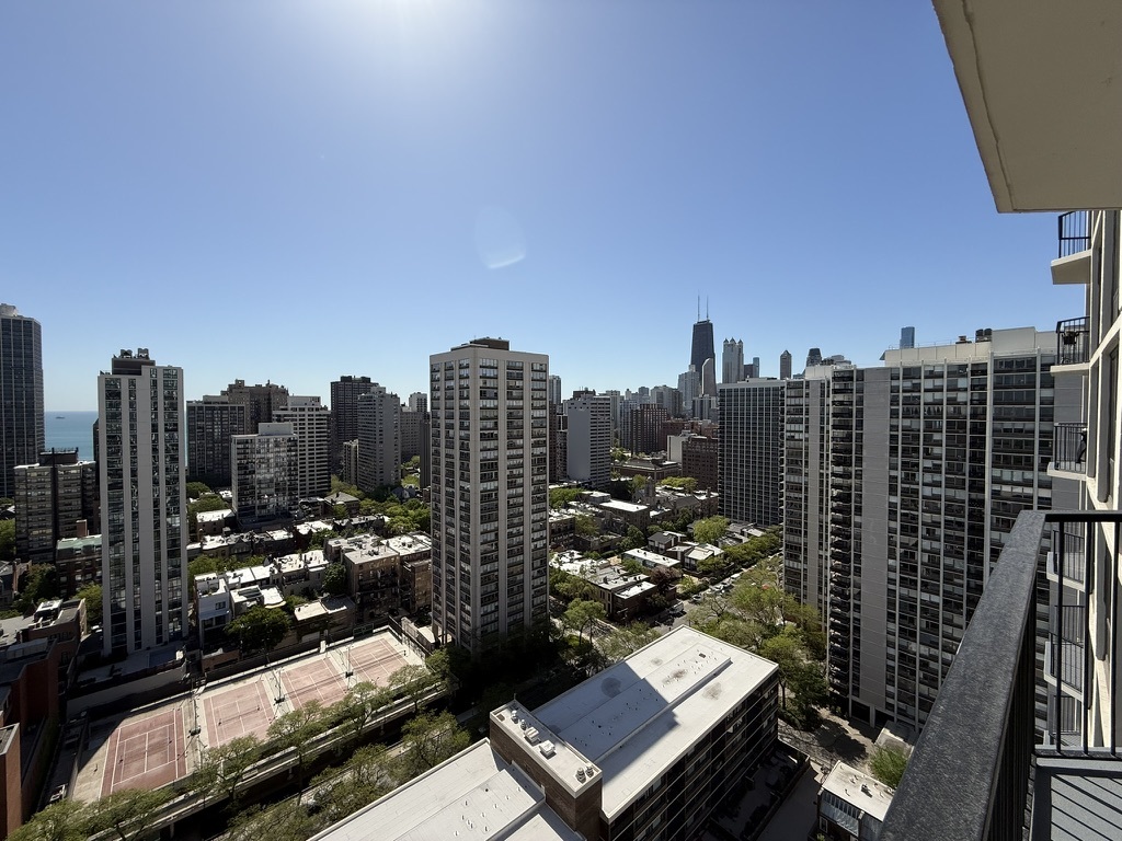 1560 N Sandburg Terrace 2704
