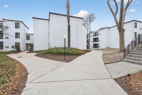 Tiny photo for 362 W Miner Street #1A, Arlington Heights, IL 60005 (MLS # 12596353)