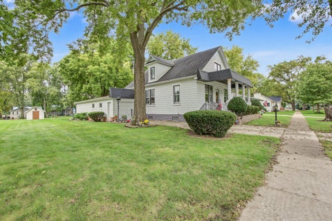 Photo of 708 E Elm Street, Fairbury, IL 61739 (MLS # 12771464)