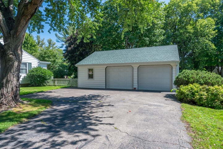 513 N 6th Street
