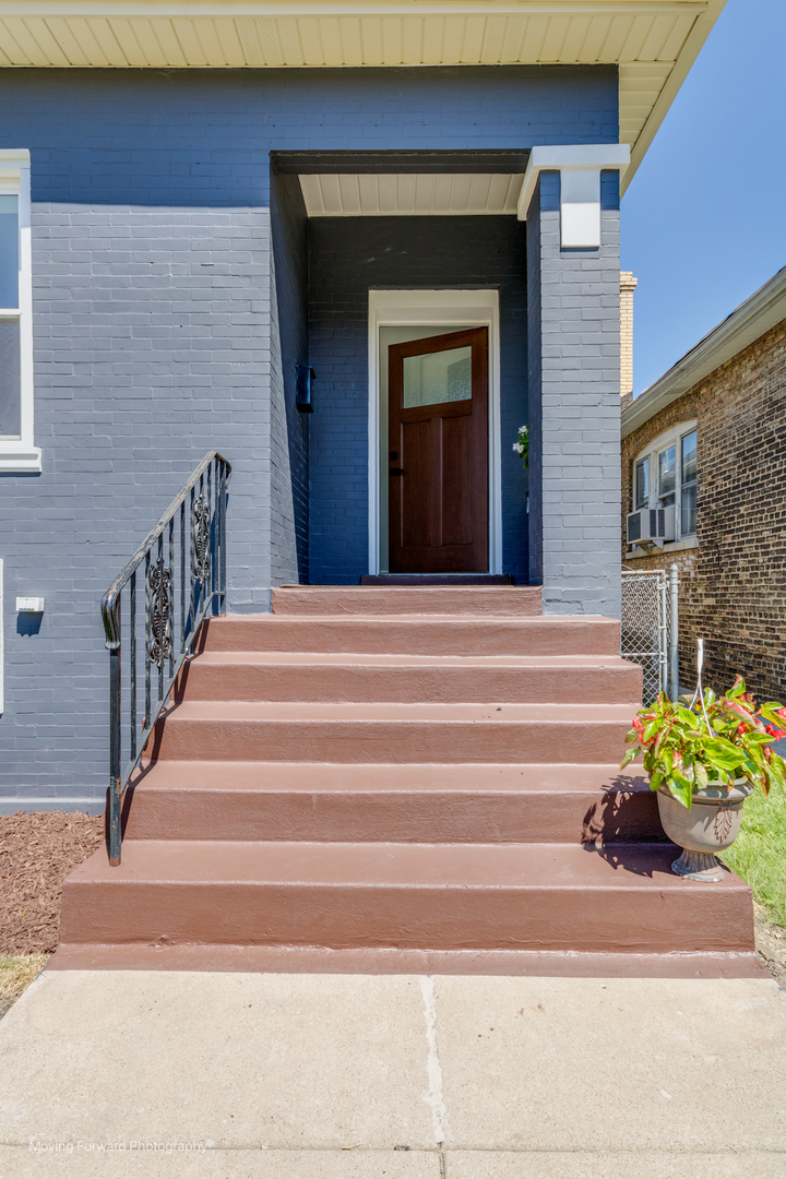 3141 N Marmora Avenue