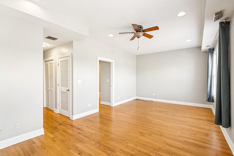Tiny photo for 5607 N CLARK Street #2, Chicago, IL 60660 (MLS # 12506663)