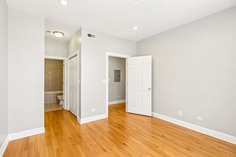 Tiny photo for 5607 N CLARK Street #2, Chicago, IL 60660 (MLS # 12506663)