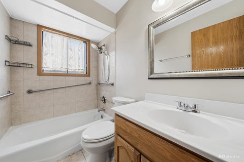 Tiny photo for 9814 Sayre Avenue #204, Chicago Ridge, IL 60415 (MLS # 12776432)