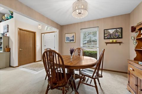 Tiny photo for 2110 Peach Tree Lane #2110, Algonquin, IL 60102 (MLS # 12613341)