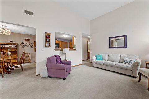 Tiny photo for 2110 Peach Tree Lane #2110, Algonquin, IL 60102 (MLS # 12613341)