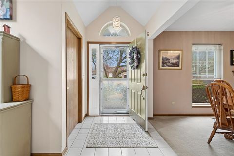 Tiny photo for 2110 Peach Tree Lane #2110, Algonquin, IL 60102 (MLS # 12613341)