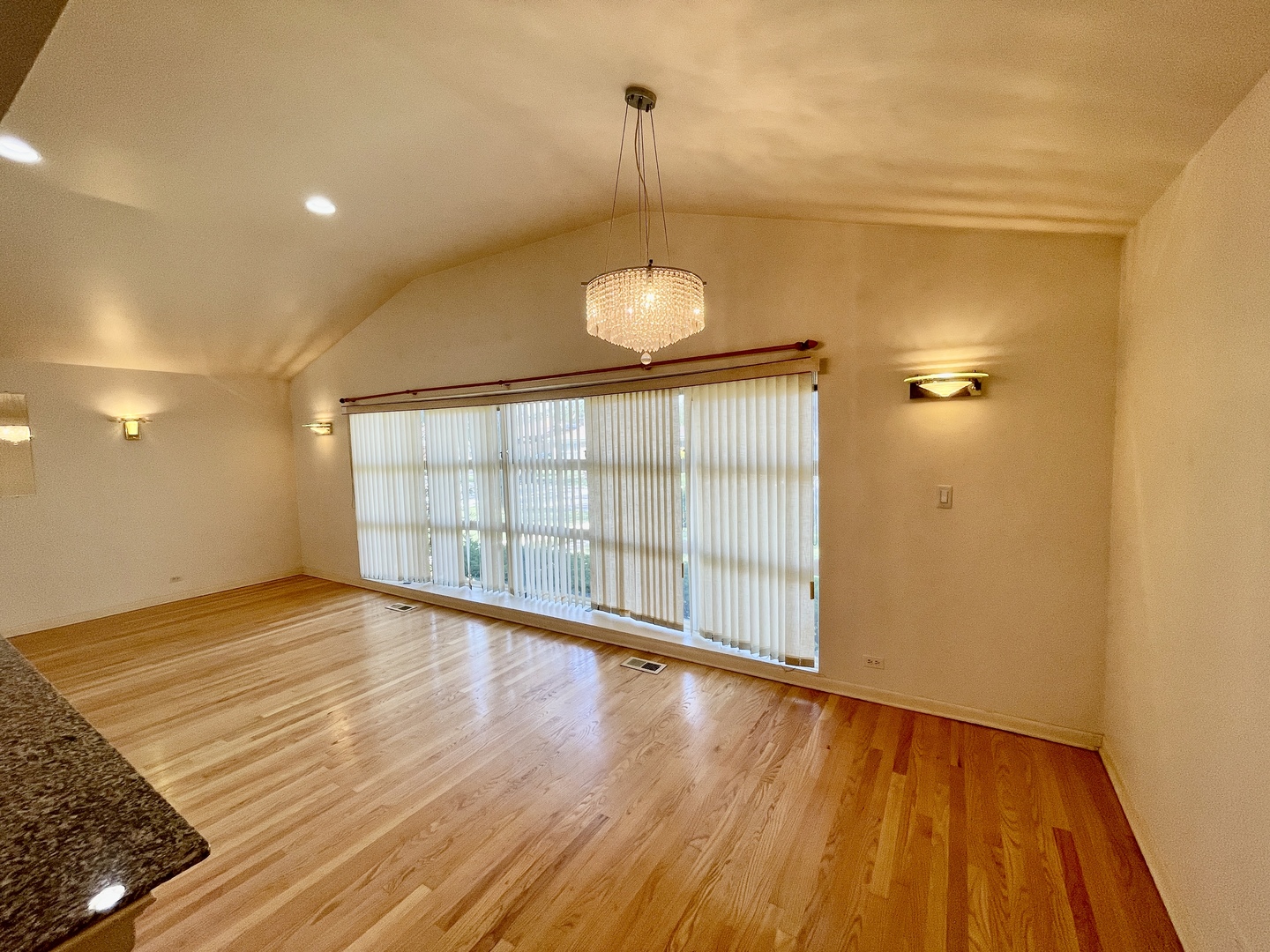 4825 W Sherwin Avenue