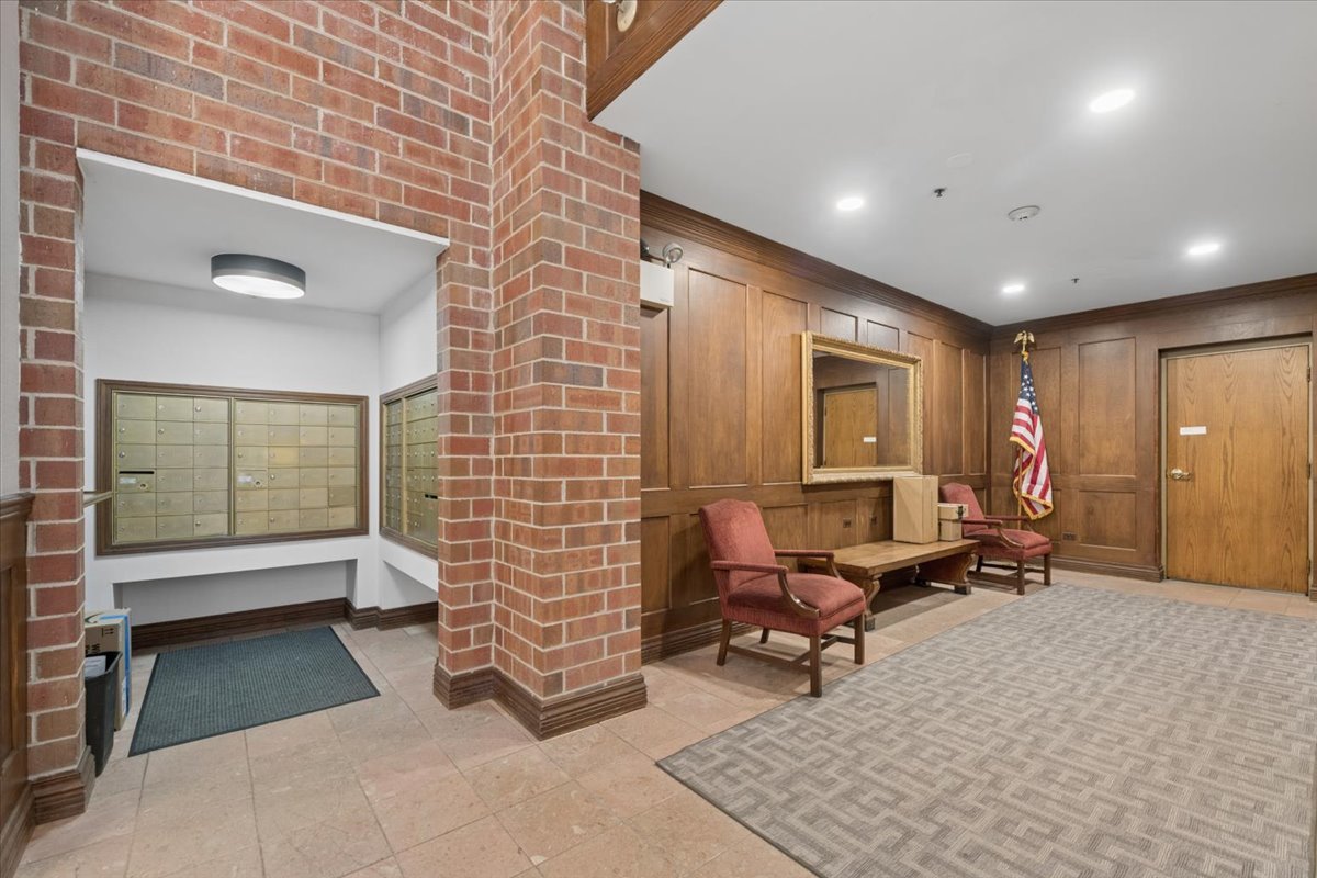 101 S Summit Avenue 512
