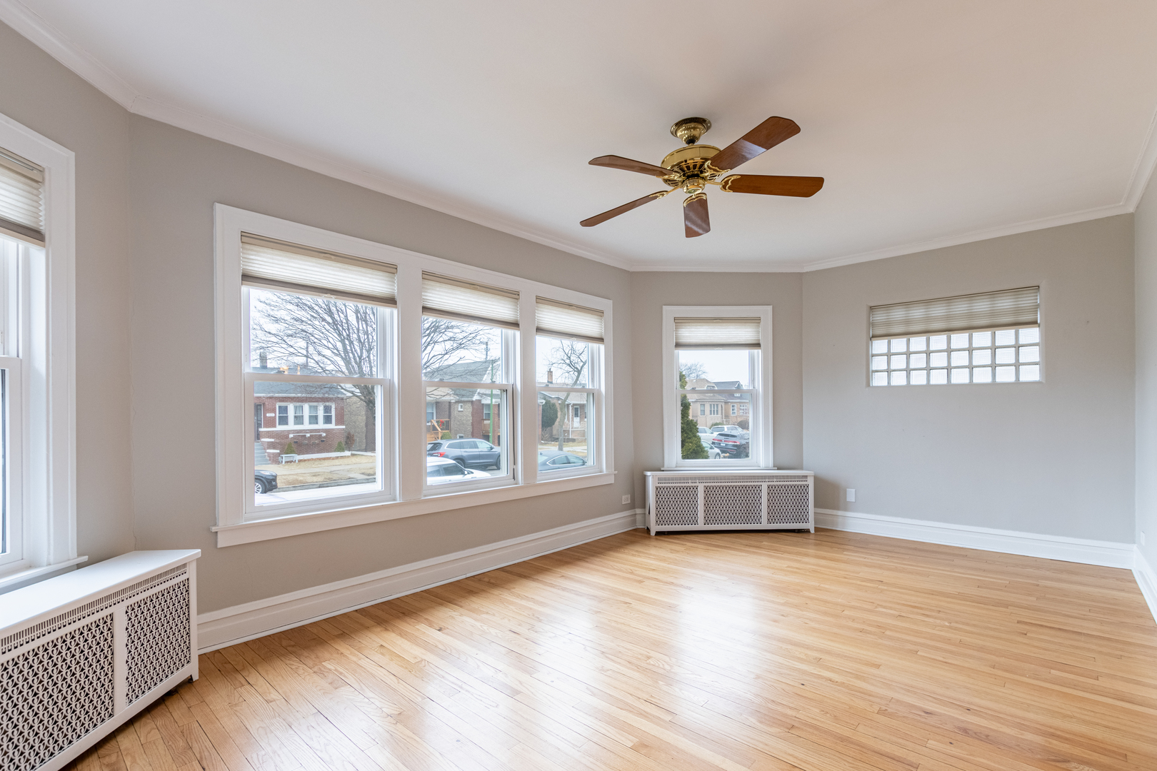 2821 N Menard Avenue