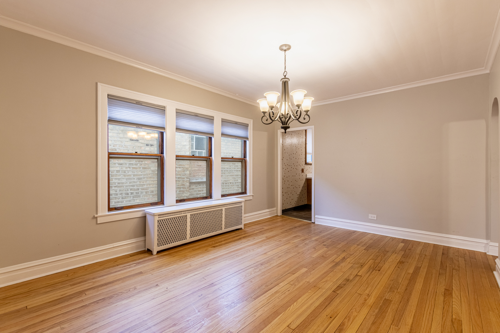 2821 N Menard Avenue