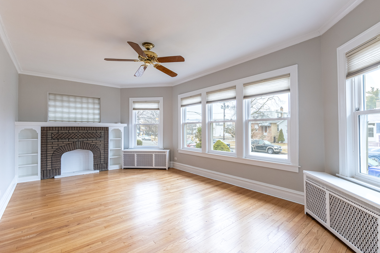 2821 N Menard Avenue