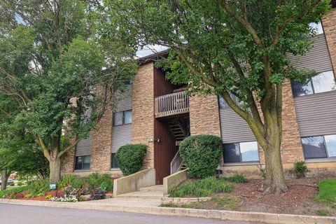 Photo of 2366 South Street #F, Elgin, IL 60123 (MLS # 12433870)