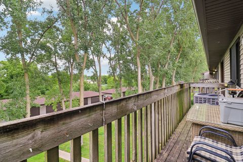 Tiny photo for 2366 South Street #F, Elgin, IL 60123 (MLS # 12433870)