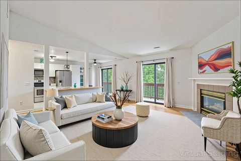 Tiny photo for 2366 South Street #F, Elgin, IL 60123 (MLS # 12433870)