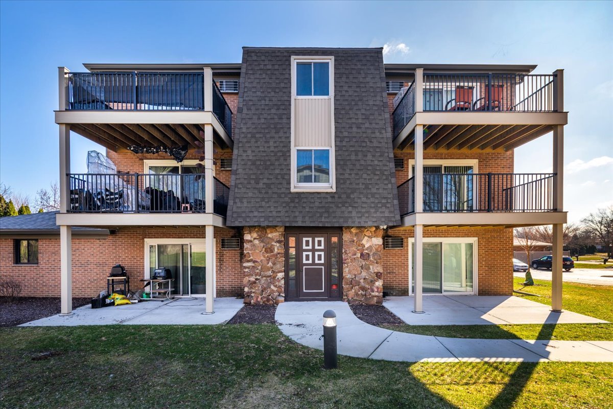 716 W 65th Street 6