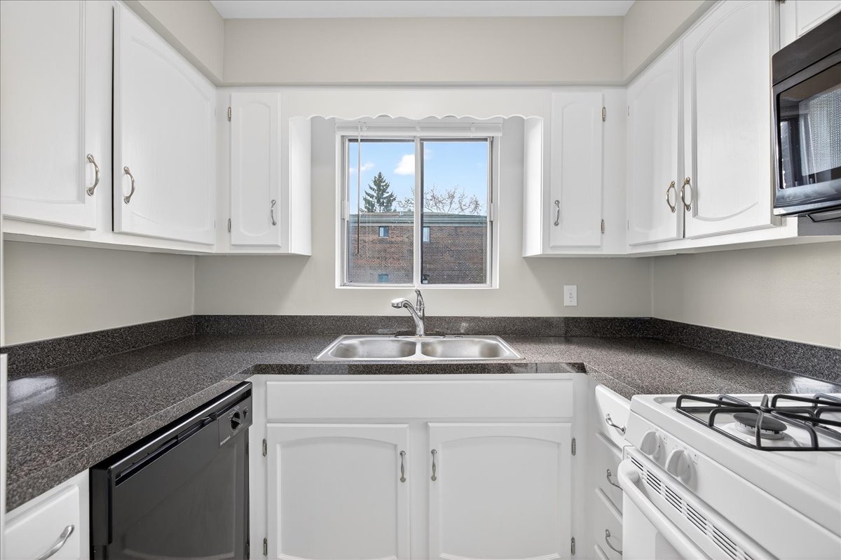 716 W 65th Street 6
