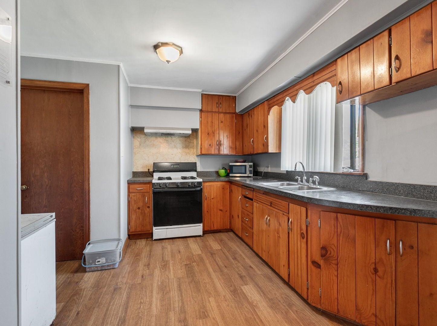 895 N 5th Avenue