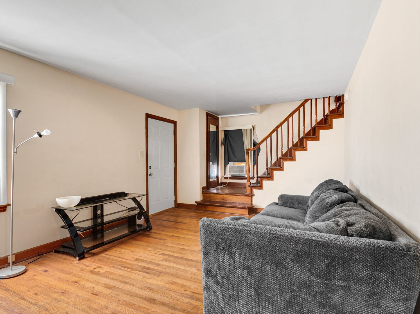 895 N 5th Avenue