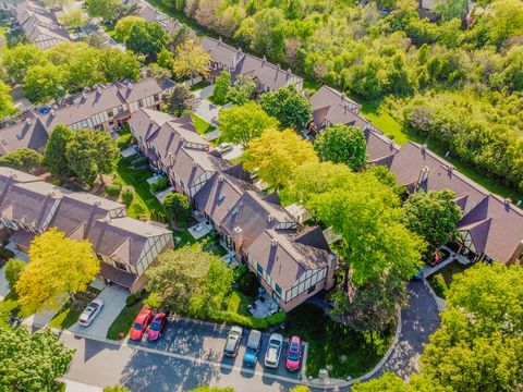 Tiny photo for 2807 Brighton Court, Westchester, IL 60154 (MLS # 12683276)