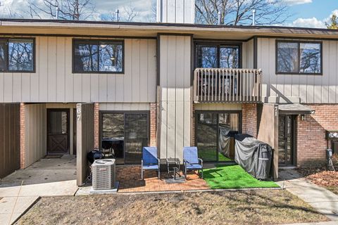 Tiny photo for 67 Woodhills Bay Road, Fox Lake, IL 60020 (MLS # 12607434)