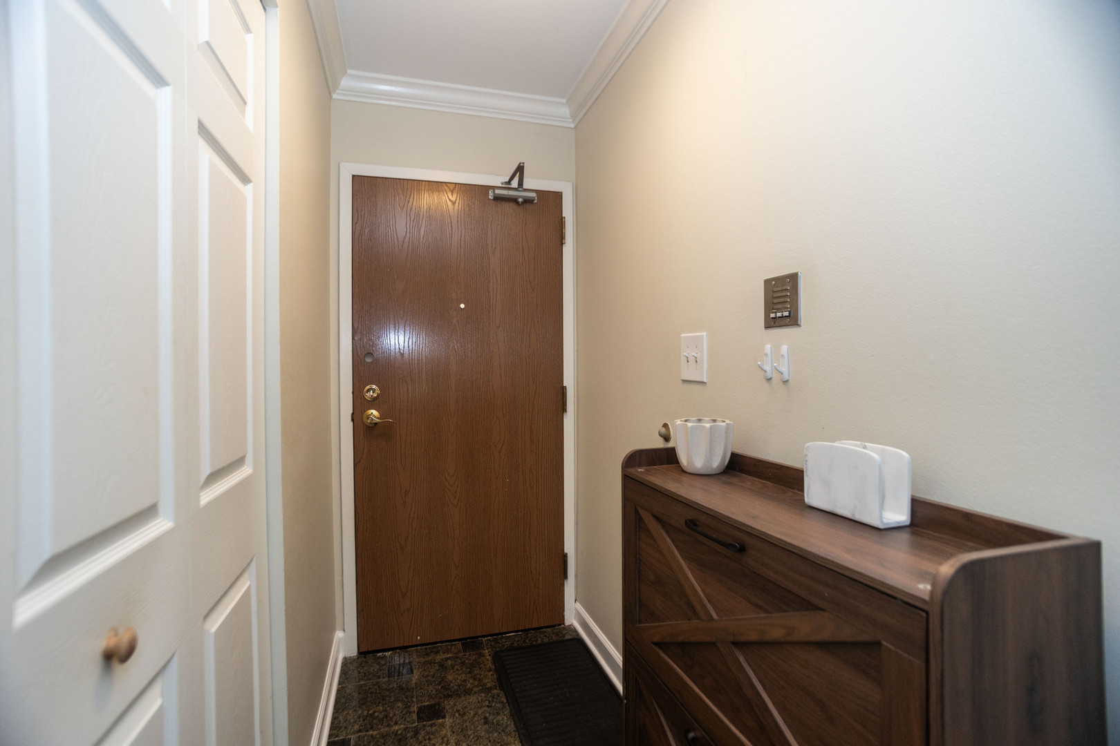 1757 Eastwood Court 1