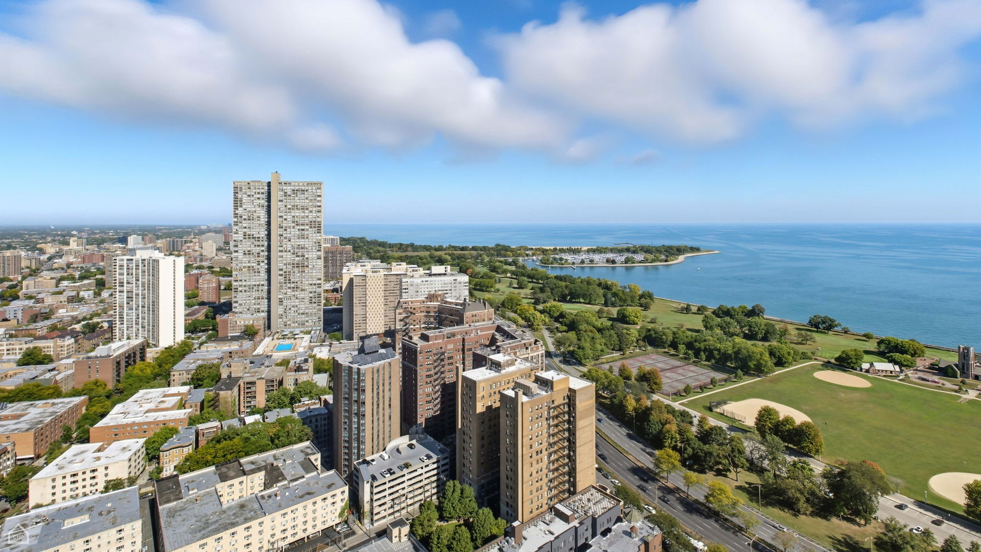 Chicago, Illinois 60613, United States, 1 Bedroom Bedrooms, ,1 BathroomBathrooms,Residential,Active,239790