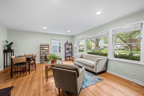 Tiny photo for 1042 Alfini Drive, Des Plaines, IL 60016 (MLS # 12549691)
