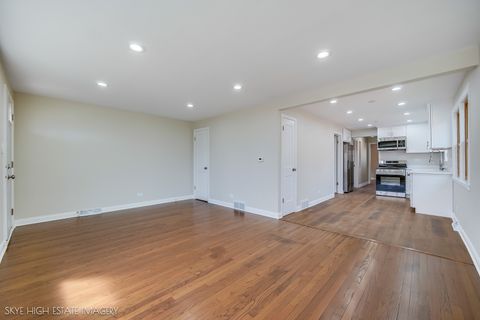 Tiny photo for 11232 S Albany Avenue, Chicago, IL 60655 (MLS # 12614866)