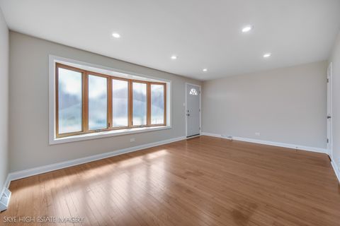 Tiny photo for 11232 S Albany Avenue, Chicago, IL 60655 (MLS # 12614866)