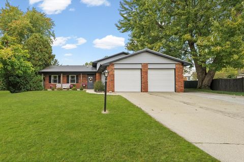 Photo of 2804 Berniece Court, Champaign, IL 61822 (MLS # 12503437)