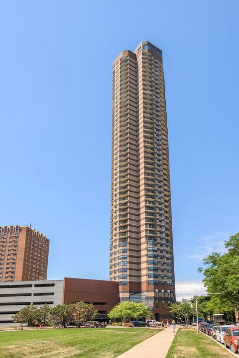 Photo of 3660 N Lake Shore Drive #2901, Chicago, IL 60613 (MLS # 12634318)