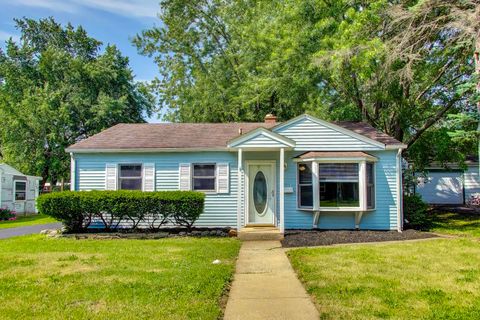 Photo of 1415 Walnut Drive, Woodstock, IL 60098 (MLS # 12671215)
