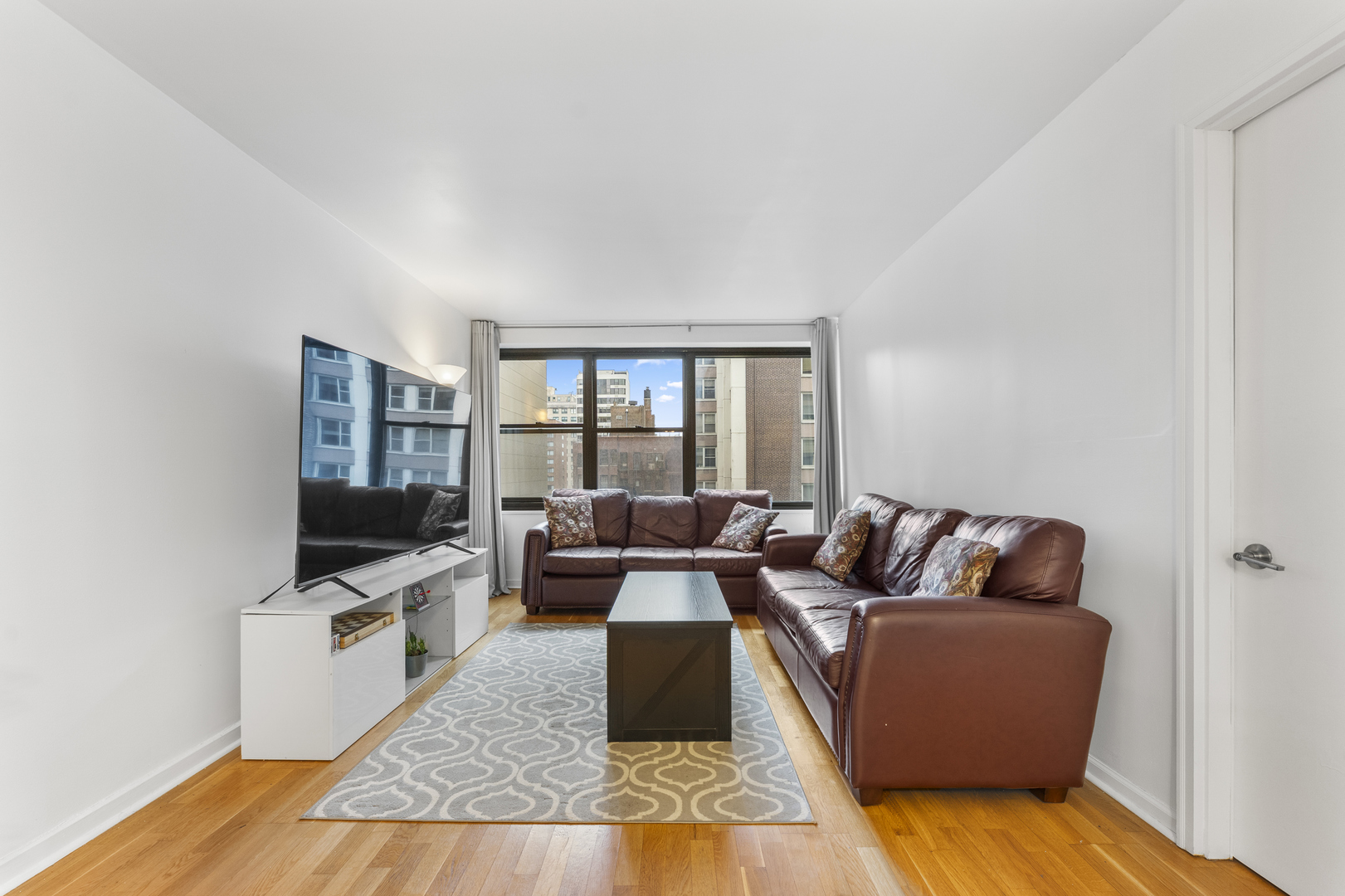 850 N Dewitt Place 13E